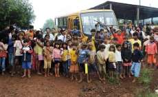 Espig&atilde;o Alto - Ind&iacute;genas da Aldeia Pinhal impedem sa&iacute;da de funcion&aacute;rios da escola
