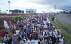 Milhares de fi&eacute;is se encontraram mais um ano na Marcha para Jesus em Guarapuava