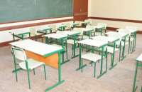 Quedas - Secretaria de Educação entrega jogos de carteiras