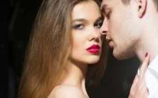 5 Gestos que excitam os homens