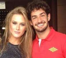 Alexandre Pato deixa coment&aacute;rio em foto de Fiorella Mattheis, em meio a rumores de affair entre eles