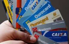Juro do cart&atilde;o de cr&eacute;dito bate recorde em novembro e chega a 482,1% ao ano