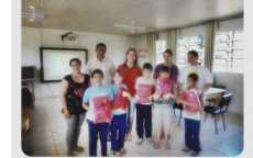 Cand&oacute;i - Secretaria de educa&ccedil;&atilde;o entregou kits escolares gratuitos nas escolas da rede municipal de ensino