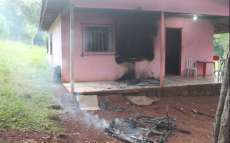 Laranjeiras - Incêndio em boate mobiliza equipe do corpo de bombeiros no bairro Palmeiras