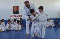 Pinh&atilde;o - Jud&ocirc; &eacute; indicado para as crian&ccedil;as por seus m&eacute;dicos e psic&oacute;logos