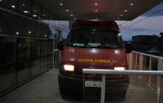 Laranjeiras - Acidente grave é registrado entre carro e moto no Palmeiras