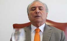 Temer passa mal e &eacute; levado a centro cir&uacute;rgico de hospital, diz TV