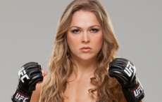 Depois de ter foto manipulada em redes sociais Ronda Rousey pede desculpas