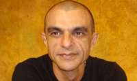 O ator João Signorelli