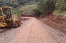 Nova Laranjeiras - Readequa&ccedil;&atilde;o da estrada rural que liga o Distrito de Guara&iacute; ao Paiquer&ecirc;