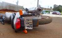 Laranjeiras - Moto atravessa BR 277 e bate em caminhonete