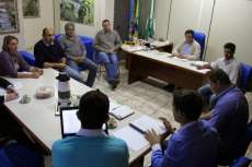 Nova Laranjeiras - Prefeito realiza reuni&atilde;o para discutir a implanta&ccedil;&atilde;o do Plano Integrado de Res&iacute;duos S&oacute;lidos do Munic&iacute;pio