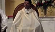 Padre &eacute; filmado supostamente se masturbando durante missa no M&eacute;xico