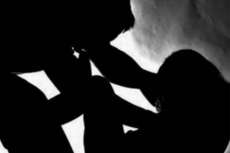 Mulher &eacute; estuprada por 10 homens