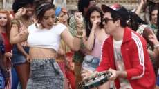 Assista ao novo clipe do Jota Quest com Anitta