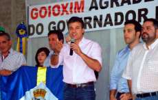 Goioxim - Em visita a cidade Beto Richa recebe solicita&ccedil;&atilde;o de melhorias na PR 364