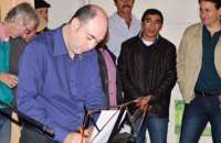 Pinh&atilde;o - Bairro Invernadinha recebe extens&atilde;o de rede el&eacute;trica