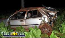Rio Bonito - Carro de Laranjeiras se envolve em acidente na BR 158. Ocupantes abandonam ve&iacute;culo
