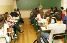 Um milh&atilde;o de estudantes paranaenses da rede estadual iniciam o ano letivo nesta segunda dia 29
