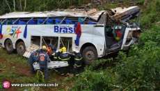 Acidente com &ocirc;nibus de Foz do Igua&ccedil;u deixa 9 mortos em Santa Catarina