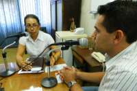 Tere Nardi falando à imprensa