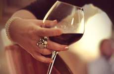 Danos do cigarro podem ser reduzidos pelo vinho tinto