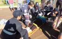 Idosa que conduzia motoneta fica gravemente ferida em acidente