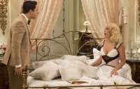 '&Ecirc;ta Mundo Bom': Sandra e Celso se apressam para roubar medalh&atilde;o de Candinho