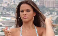 Marquezine e Neymar pegam a su&iacute;te mais cara de hotel, e a atriz se irrita com hotel