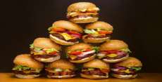 Quanto tempo de exerc&iacute;cio f&iacute;sico precisamos para queimar o fast food?