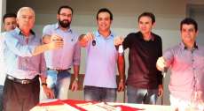 Cand&oacute;i - Bernardo Carli inaugura Casa Lar e entrega 4 ambul&acirc;ncias para o munic&iacute;pio