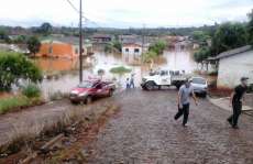Governo federal libera mais R$ 2,1 milh&otilde;es para v&iacute;timas da chuva no Paran&aacute;