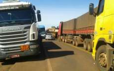 Protestos de caminhoneiros continuam em rodovias do Paran&aacute;