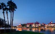 Crian&ccedil;a some ap&oacute;s ser arrastada por jacar&eacute; na Disney