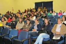 Oficina pedag&oacute;gica re&uacute;ne professores em Cand&oacute;i. Aulas reiniciam na segunda