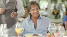 Ex-vegetariano, Roberto Carlos faturou R$ 25 milh&otilde;es por comercial de carne