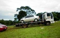 Nova Laranjeiras - Fiat Strada e Renault Logan batem na BR 277 trevo de acesso &agrave; Quedas do Igua&ccedil;u