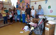 Nova Laranjeiras - Administra&ccedil;&atilde;o Municipal entrega Carrinhos de bebe e len&ccedil;&oacute;is para o CMEI Padre Giuliano Sincini
