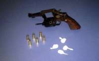 Três Barras - PM prende homem com arma e droga
