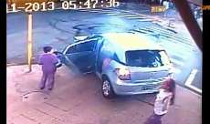 Mulher sendo &eacute; atropelada no Paran&aacute;. C&acirc;mera grava tudo. Veja