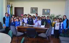 Pinh&atilde;o - Prefeito recebe visita dos alunos do 4&ordm; ano &ldquo;A&rdquo; da Escola Municipal Professora Eroni Santos Ferreira