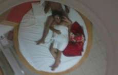 Paran&aacute; - Foto de casal em motel gera pol&ecirc;mica no Facebook