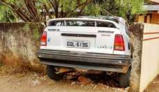 Pinh&atilde;o - Carro desgovernado desce a ladeira sem motorista