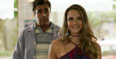 Totalmente Demais: Cassandra fica milion&aacute;ria e manda pai comprar revista