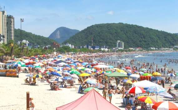 Aluga-se casa em Guaratuba. Uma das mais belas badaladas praias do litoral paranaense