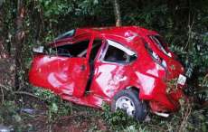 Acidente tr&aacute;gico mata tr&ecirc;s jovens em rodovia no Paran&aacute;