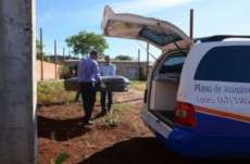 Depois de esfaquear e degolar, grupo passa com carro sobre adolescente