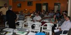 Nova Laranjeiras - Equipe da Administra&ccedil;&atilde;o participa de palestra