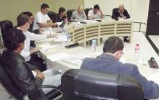 Guarania&ccedil;u - C&acirc;mara de Vereadores recebe Lei de Diretrizes Or&ccedil;ament&aacute;rias para o ano de 2016