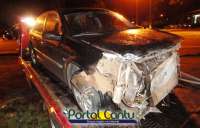 Nova Laranjeiras - Com forte chuva, autom&oacute;vel de Cascavel bate em caminh&atilde;o